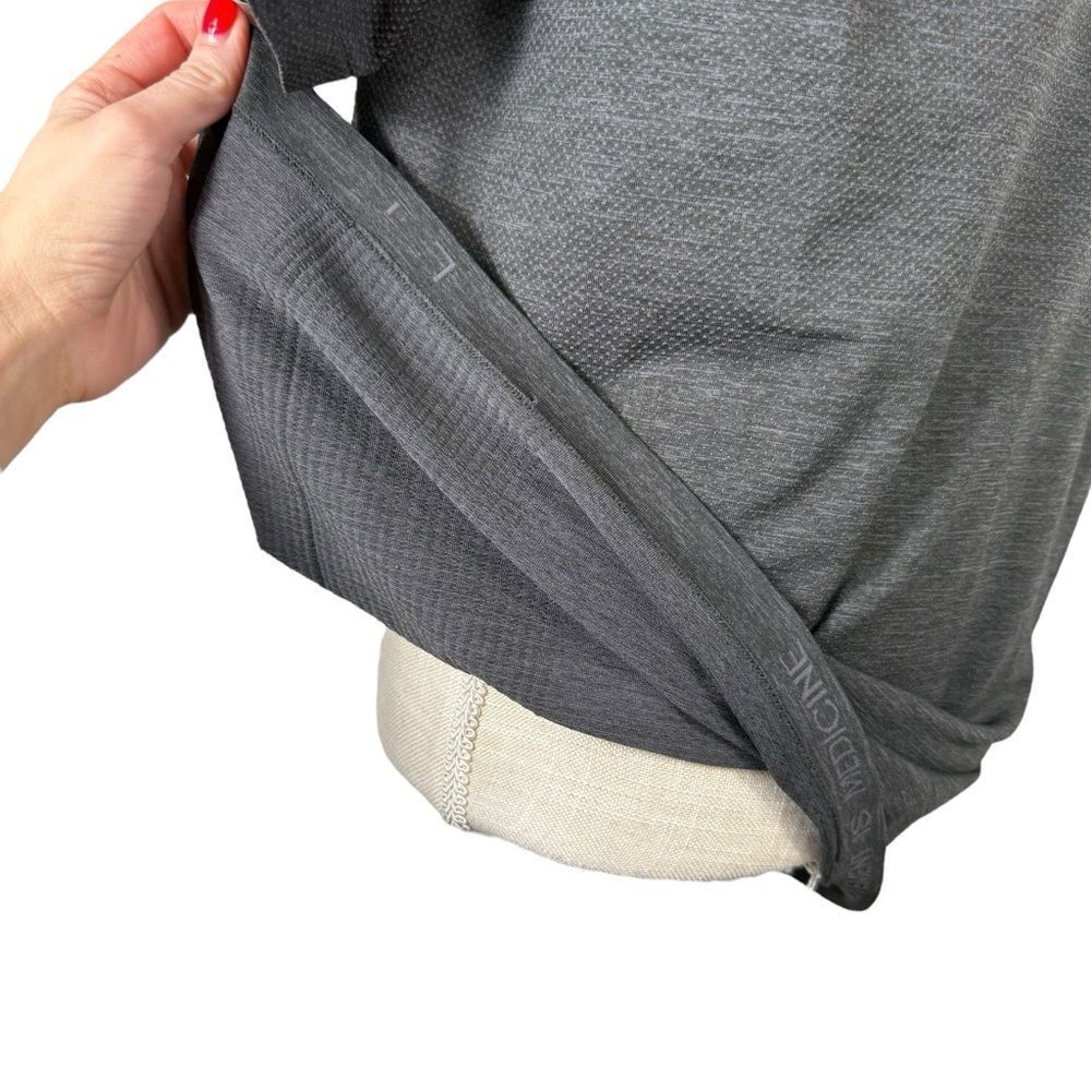 Lululemon Men’s Graphite Grey Metal Vent Tech Polo Shirt - Picture 6 of 6